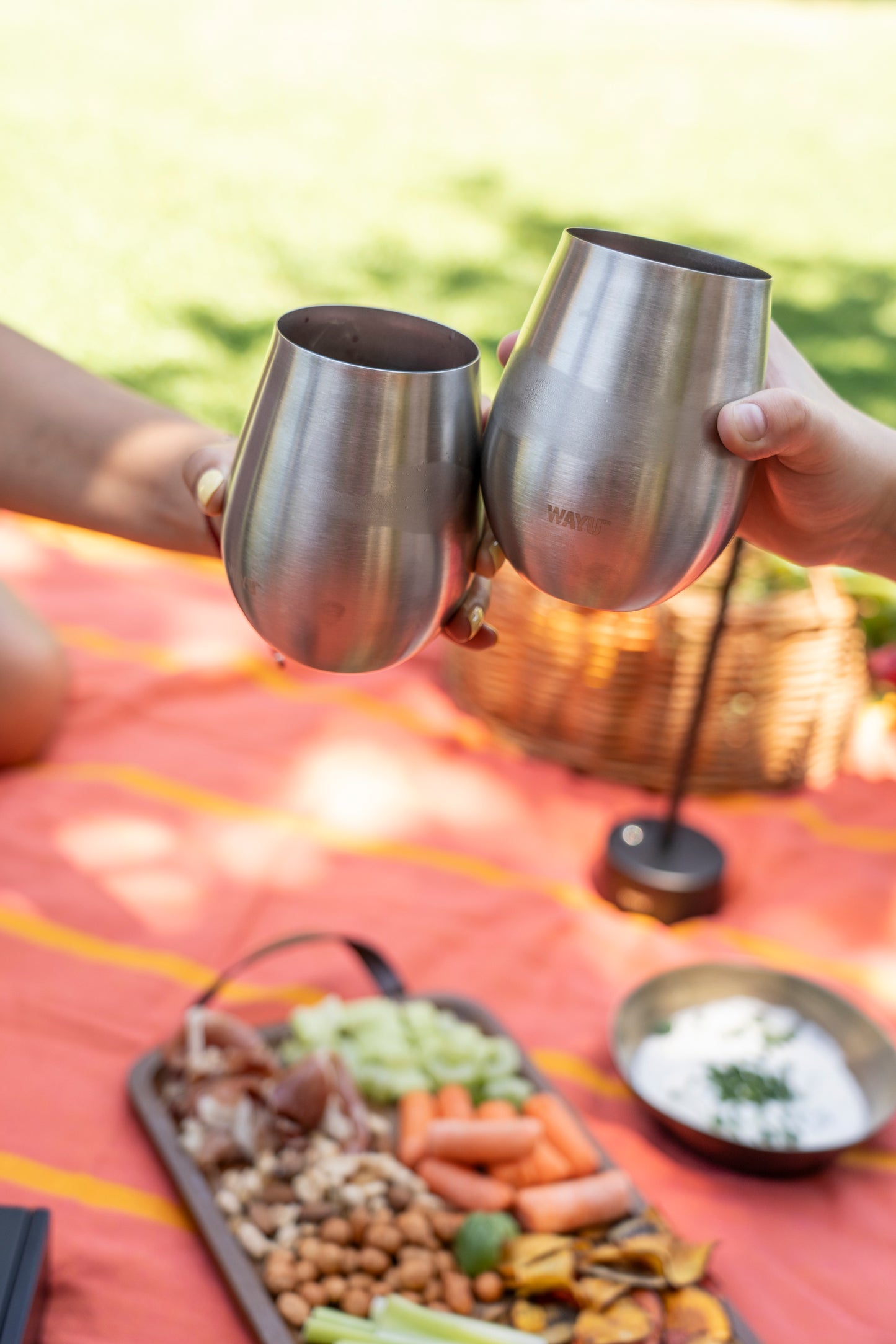 
                  
                    Set 2 Vasos Cocktail Metalicos 500ml Wayu
                  
                